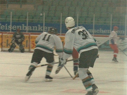 http://smollo.de/pixlie/cache/vs_2002_03_18%20-%20Spiel%20gegen%20Rivermen%20Straubing_IM001631.jpg
