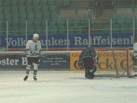 http://smollo.de/pixlie/cache/vs_2002_03_18%20-%20Spiel%20gegen%20Rivermen%20Straubing_IM001639.jpg