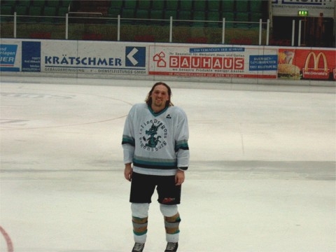 http://smollo.de/pixlie/cache/vs_2002_03_18%20-%20Spiel%20gegen%20Rivermen%20Straubing_IM001643.jpg
