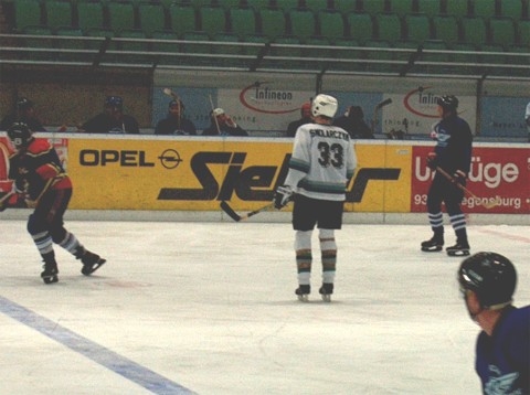 http://smollo.de/pixlie/cache/vs_2002_03_18%20-%20Spiel%20gegen%20Rivermen%20Straubing_IM001648.jpg