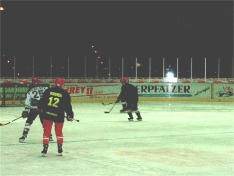 http://smollo.de/pixlie/cache/vs_2002_12_19%20-%20Spiel%20gegen%20Diesenbach%20Biber_db08.jpg