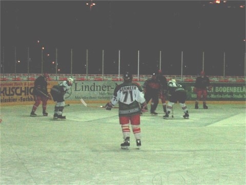 http://smollo.de/pixlie/cache/vs_2002_12_19%20-%20Spiel%20gegen%20Diesenbach%20Biber_db27.jpg