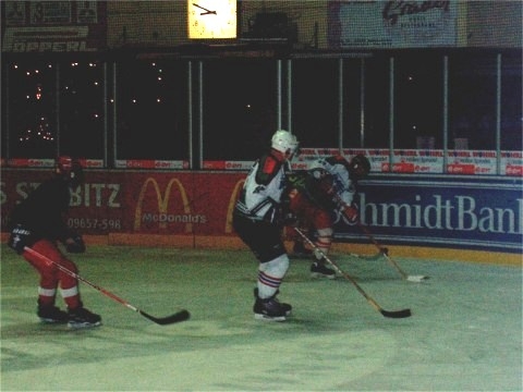 http://smollo.de/pixlie/cache/vs_2002_12_19%20-%20Spiel%20gegen%20Diesenbach%20Biber_db29.jpg