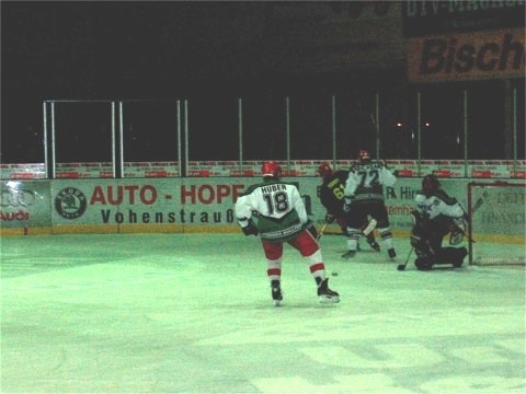http://smollo.de/pixlie/cache/vs_2002_12_19%20-%20Spiel%20gegen%20Diesenbach%20Biber_db33.jpg