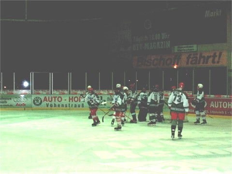 http://smollo.de/pixlie/cache/vs_2002_12_19%20-%20Spiel%20gegen%20Diesenbach%20Biber_db35.jpg