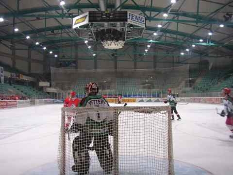 http://smollo.de/pixlie/cache/vs_2003_01_06%20-%20Spiel%20gegen%20EVR%20Damen_db04.JPG