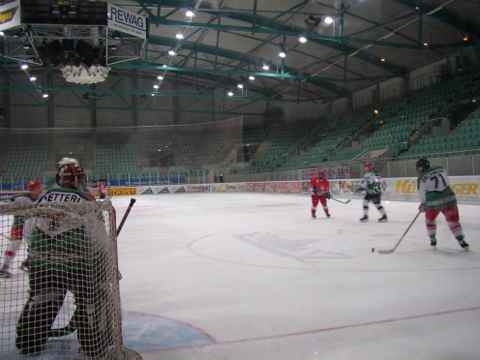 http://smollo.de/pixlie/cache/vs_2003_01_06%20-%20Spiel%20gegen%20EVR%20Damen_db06.JPG