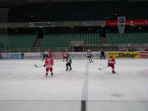 http://smollo.de/pixlie/cache/vs_2003_01_06%20-%20Spiel%20gegen%20EVR%20Damen_db15.JPG