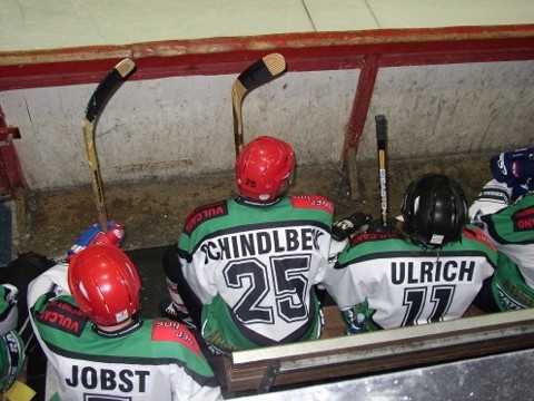 http://smollo.de/pixlie/cache/vs_2003_03_01%20-%20Spiel%20bei%20Rivermen%20Straubing_P1010028.JPG