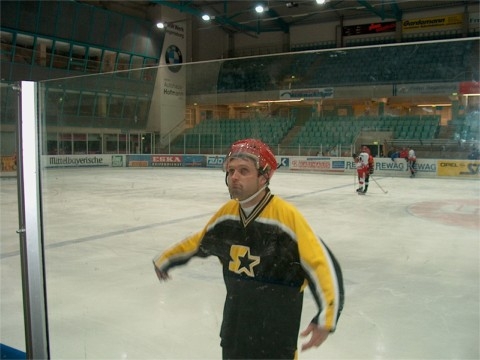 http://smollo.de/pixlie/cache/vs_2003_04_05%20-%20Referees%20EVR-Turnier_IM001182.JPG