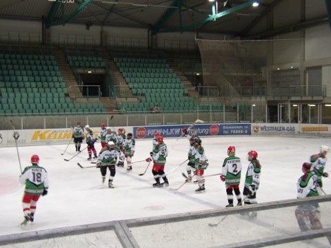 http://smollo.de/pixlie/cache/vs_2003_04_05%20-%20Spiel%20gegen%20Ganserl_P1010001.JPG