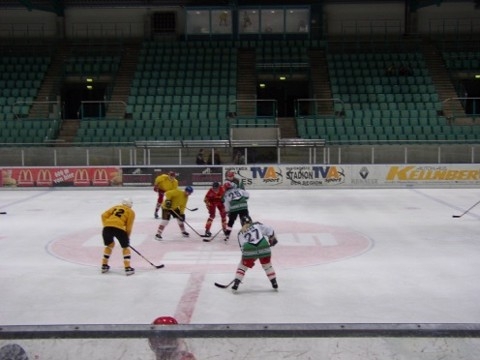 http://smollo.de/pixlie/cache/vs_2003_04_05%20-%20Spiel%20gegen%20Ganserl_P1010002.JPG
