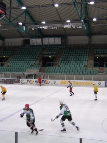 http://smollo.de/pixlie/cache/vs_2003_04_05%20-%20Spiel%20gegen%20Ganserl_P1010017.JPG