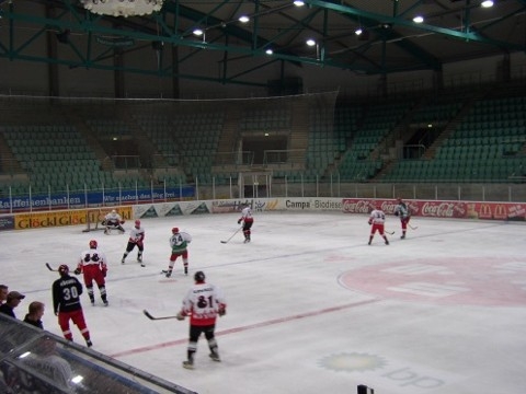 http://smollo.de/pixlie/cache/vs_2003_04_05%20-%20Spiel%20gegen%20Old%20Stars_P1010108.jpg