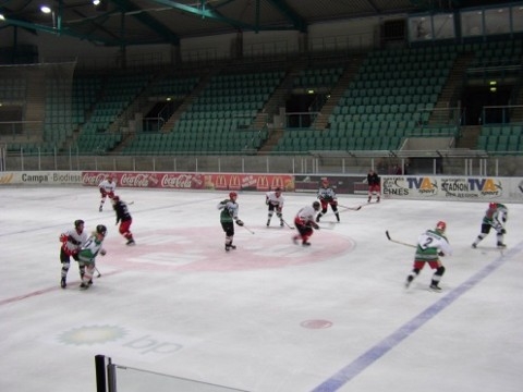 http://smollo.de/pixlie/cache/vs_2003_04_05%20-%20Spiel%20gegen%20Old%20Stars_P1010109.jpg