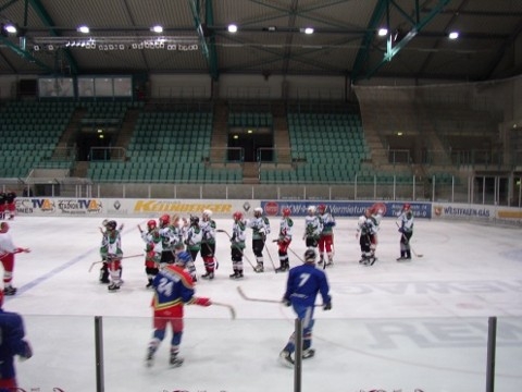 http://smollo.de/pixlie/cache/vs_2003_04_05%20-%20Spiel%20gegen%20Old%20Stars_P1010116.jpg