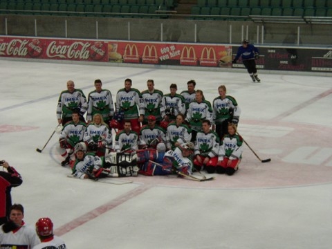 http://smollo.de/pixlie/cache/vs_2003_04_05%20-%20Spiel%20gegen%20Old%20Stars_P1010119.jpg