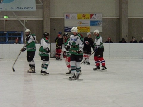 http://smollo.de/pixlie/cache/vs_2003_12_13%20-%20Spiel%20gegen%20Diesenbach%20Biber_P1010009.JPG
