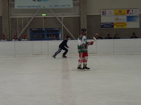 http://smollo.de/pixlie/cache/vs_2003_12_13%20-%20Spiel%20gegen%20Diesenbach%20Biber_P1010010.JPG