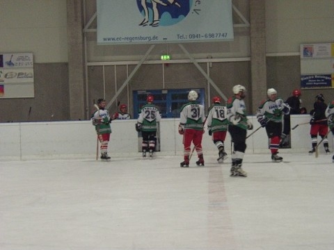 http://smollo.de/pixlie/cache/vs_2003_12_13%20-%20Spiel%20gegen%20Diesenbach%20Biber_P1010013.JPG