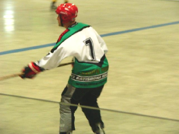 http://smollo.de/pixlie/cache/vs_2004_05_22%20-%20Spiel%20gegen%20die%20Maddogs%20Saal_img05.jpg