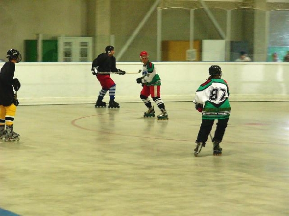 http://smollo.de/pixlie/cache/vs_2004_05_22%20-%20Spiel%20gegen%20die%20Maddogs%20Saal_img07.jpg