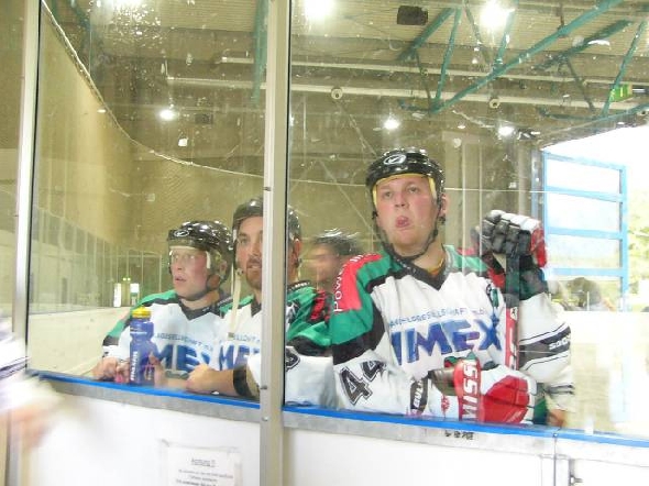 http://smollo.de/pixlie/cache/vs_2004_06_19%20-%20Spiel%20gegen%20die%20Rivermen%20Straubing_img02.jpg