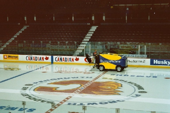 http://smollo.de/pixlie/cache/vs_2004_11_02%20-%20Spiel%20gegen%20die%20Calgary%20Global%20Pylons_05_imm029_31.jpg