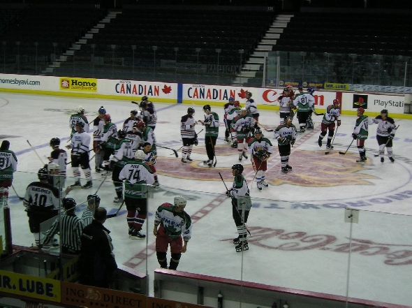 http://smollo.de/pixlie/cache/vs_2004_11_02%20-%20Spiel%20gegen%20die%20Calgary%20Global%20Pylons_12_P1010060a.jpg