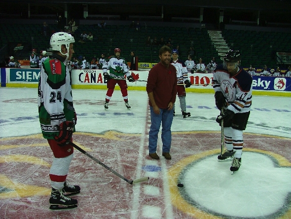 http://smollo.de/pixlie/cache/vs_2004_11_02%20-%20Spiel%20gegen%20die%20Calgary%20Global%20Pylons_16_Dsc00362.jpg