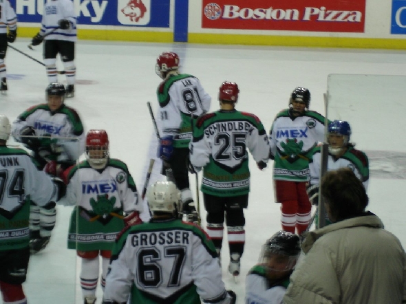 http://smollo.de/pixlie/cache/vs_2004_11_02%20-%20Spiel%20gegen%20die%20Calgary%20Global%20Pylons_24_Dsc00796.jpg