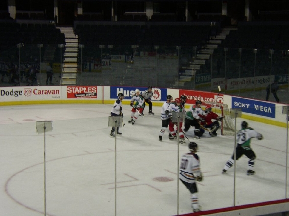 http://smollo.de/pixlie/cache/vs_2004_11_02%20-%20Spiel%20gegen%20die%20Calgary%20Global%20Pylons_29_P1010212.jpg