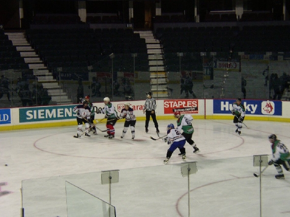http://smollo.de/pixlie/cache/vs_2004_11_02%20-%20Spiel%20gegen%20die%20Calgary%20Global%20Pylons_30_P1010204.jpg