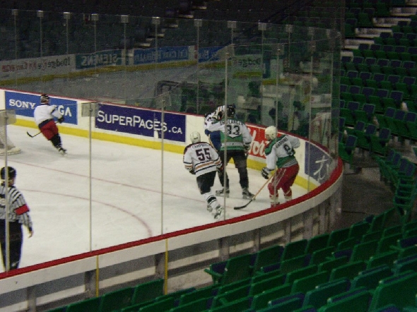 http://smollo.de/pixlie/cache/vs_2004_11_02%20-%20Spiel%20gegen%20die%20Calgary%20Global%20Pylons_34_P1010214.jpg