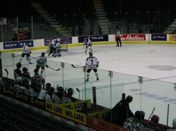 http://smollo.de/pixlie/cache/vs_2004_11_02%20-%20Spiel%20gegen%20die%20Calgary%20Global%20Pylons_36_P1010085.jpg