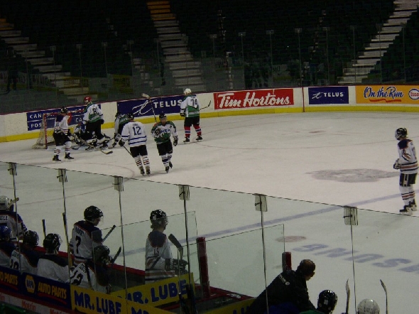 http://smollo.de/pixlie/cache/vs_2004_11_02%20-%20Spiel%20gegen%20die%20Calgary%20Global%20Pylons_42_P1010215.jpg