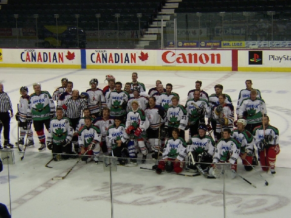 http://smollo.de/pixlie/cache/vs_2004_11_02%20-%20Spiel%20gegen%20die%20Calgary%20Global%20Pylons_47_P1010018a.jpg