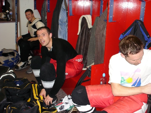 http://smollo.de/pixlie/cache/vs_2004_11_02%20-%20Spiel%20gegen%20die%20Calgary%20Global%20Pylons_50_Dsc00816.jpg