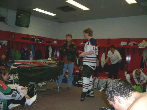 http://smollo.de/pixlie/cache/vs_2004_11_02%20-%20Spiel%20gegen%20die%20Calgary%20Global%20Pylons_53_Dsc00397.jpg