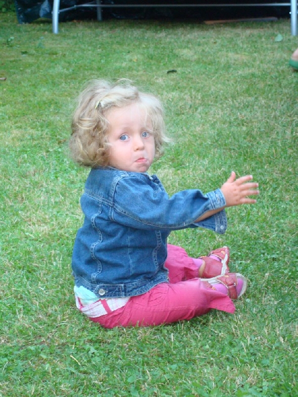 http://smollo.de/pixlie/cache/vs_2008_08_08%20-%20Sommerfest%202008_Sommerfest%20(07).JPG