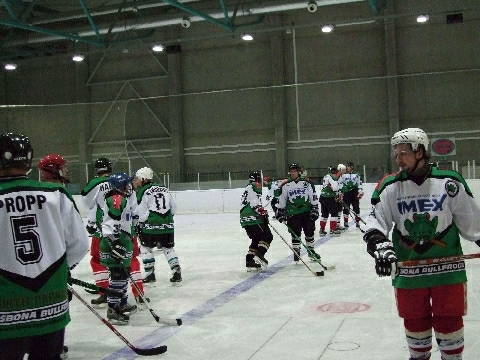 http://smollo.de/pixlie/cache/vs_2008_12_14%20-%20Spiel%20gegen%20Uniteam%20Regensburg_DSCF0077.jpg