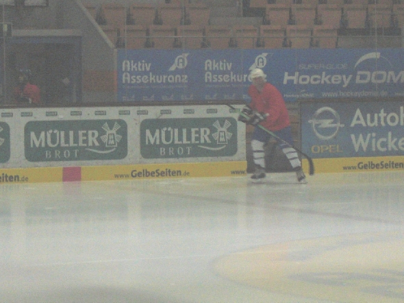 http://smollo.de/pixlie/cache/vs_2010_01_05%20-%20Uwe%20Daschner%20beim%20EHC%20M%FCnchen_Cimg6407.jpg