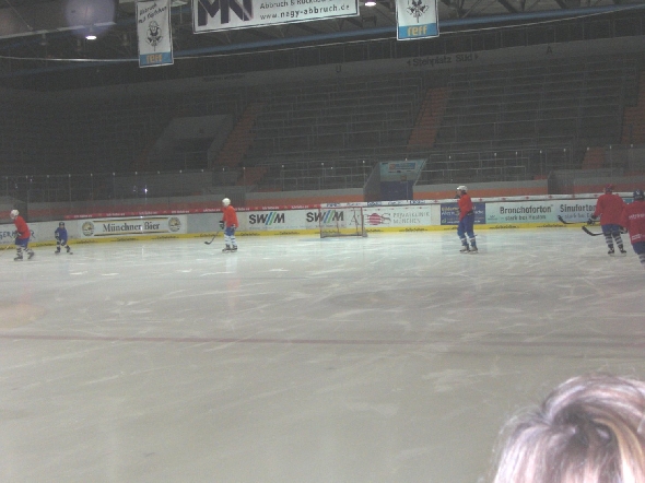 http://smollo.de/pixlie/cache/vs_2010_01_05%20-%20Uwe%20Daschner%20beim%20EHC%20M%FCnchen_Cimg6412.jpg