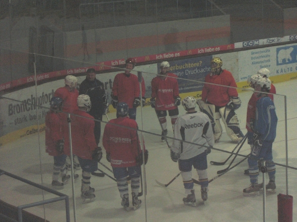 http://smollo.de/pixlie/cache/vs_2010_01_05%20-%20Uwe%20Daschner%20beim%20EHC%20M%FCnchen_Cimg6415.jpg