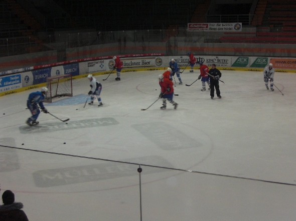 http://smollo.de/pixlie/cache/vs_2010_01_05%20-%20Uwe%20Daschner%20beim%20EHC%20M%FCnchen_Cimg6422.jpg