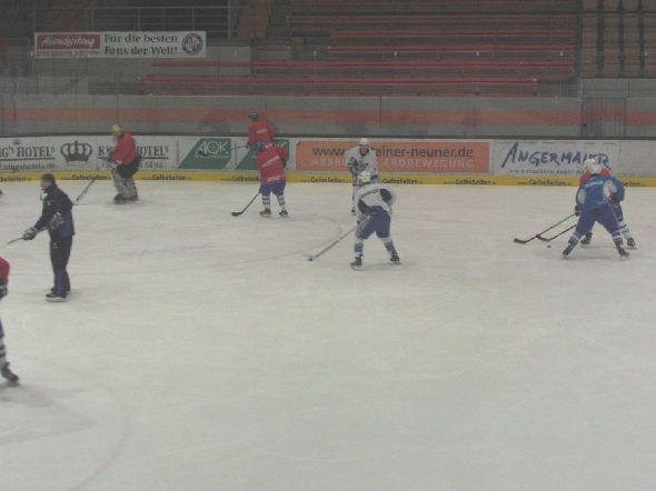 http://smollo.de/pixlie/cache/vs_2010_01_05%20-%20Uwe%20Daschner%20beim%20EHC%20M%FCnchen_Cimg6424.jpg