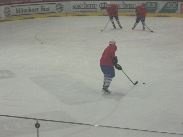 http://smollo.de/pixlie/cache/vs_2010_01_05%20-%20Uwe%20Daschner%20beim%20EHC%20M%FCnchen_Cimg6426.jpg