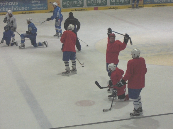 http://smollo.de/pixlie/cache/vs_2010_01_05%20-%20Uwe%20Daschner%20beim%20EHC%20M%FCnchen_Cimg6429.jpg