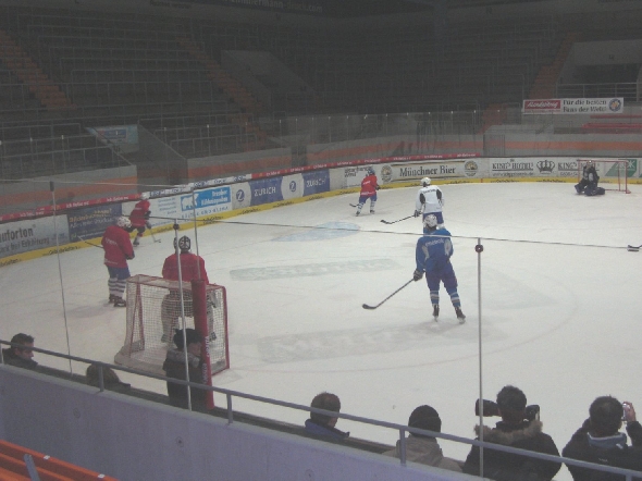 http://smollo.de/pixlie/cache/vs_2010_01_05%20-%20Uwe%20Daschner%20beim%20EHC%20M%FCnchen_Cimg6434.jpg