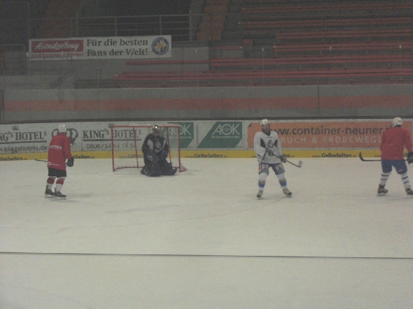 http://smollo.de/pixlie/cache/vs_2010_01_05%20-%20Uwe%20Daschner%20beim%20EHC%20M%FCnchen_Cimg6435.jpg